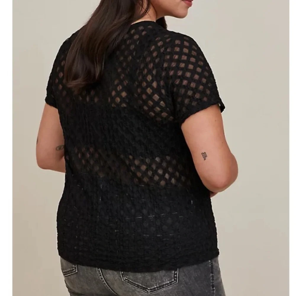 TORRID NWT SHEER GEOMETRICAL CREW NECK TEE - MESH BLACK - Picture 3 of 6